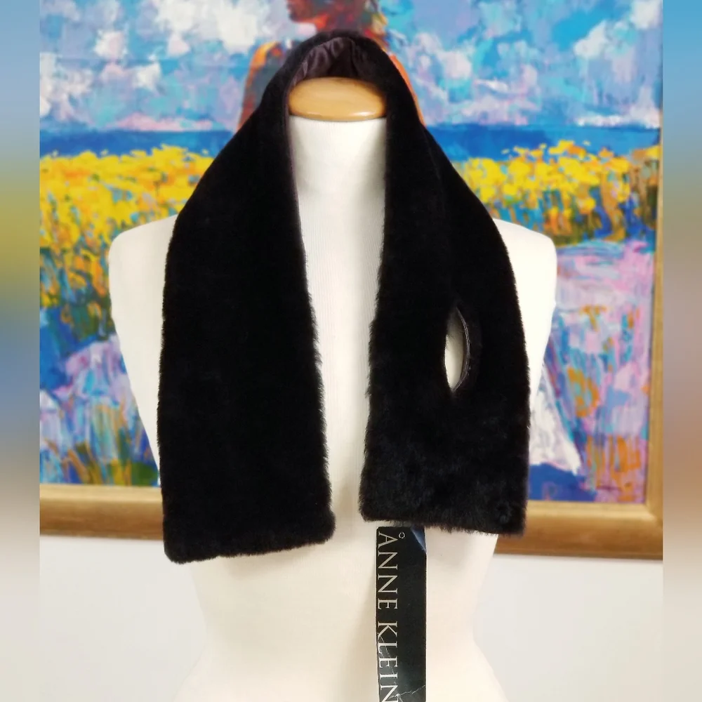 $378 Vintage Anne Klein Shearling Scarf - Picture 4 of 6
